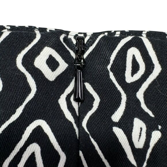 Chicos Skirt Womens 2 Large Black White A-Line Geometric Print Flat Front Preppy - Picture 8 of 8